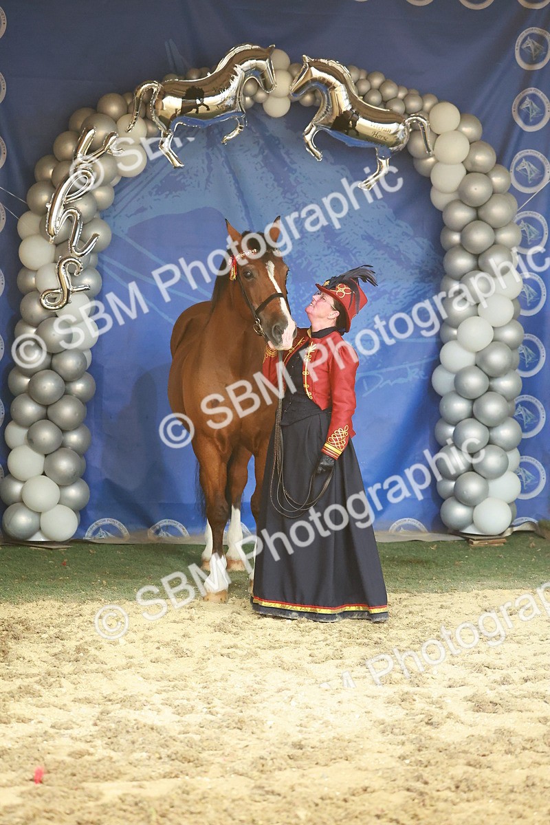 SBM_13759 - Class 104 - IH  Costume