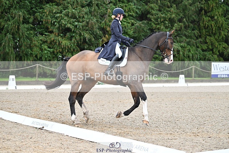 231019-104807-01972 - 103-BEECH.HILL.KIKO.CLOVER-Harriet.Blair-DR