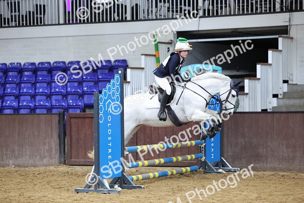 SBM_001073 - Class 3 - Christmas Tree Stakes - 60cm