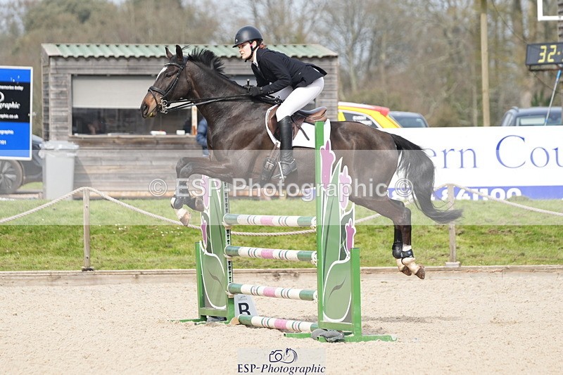 260322A-131215-01804 - 12 Newcomers 1m 10 Open