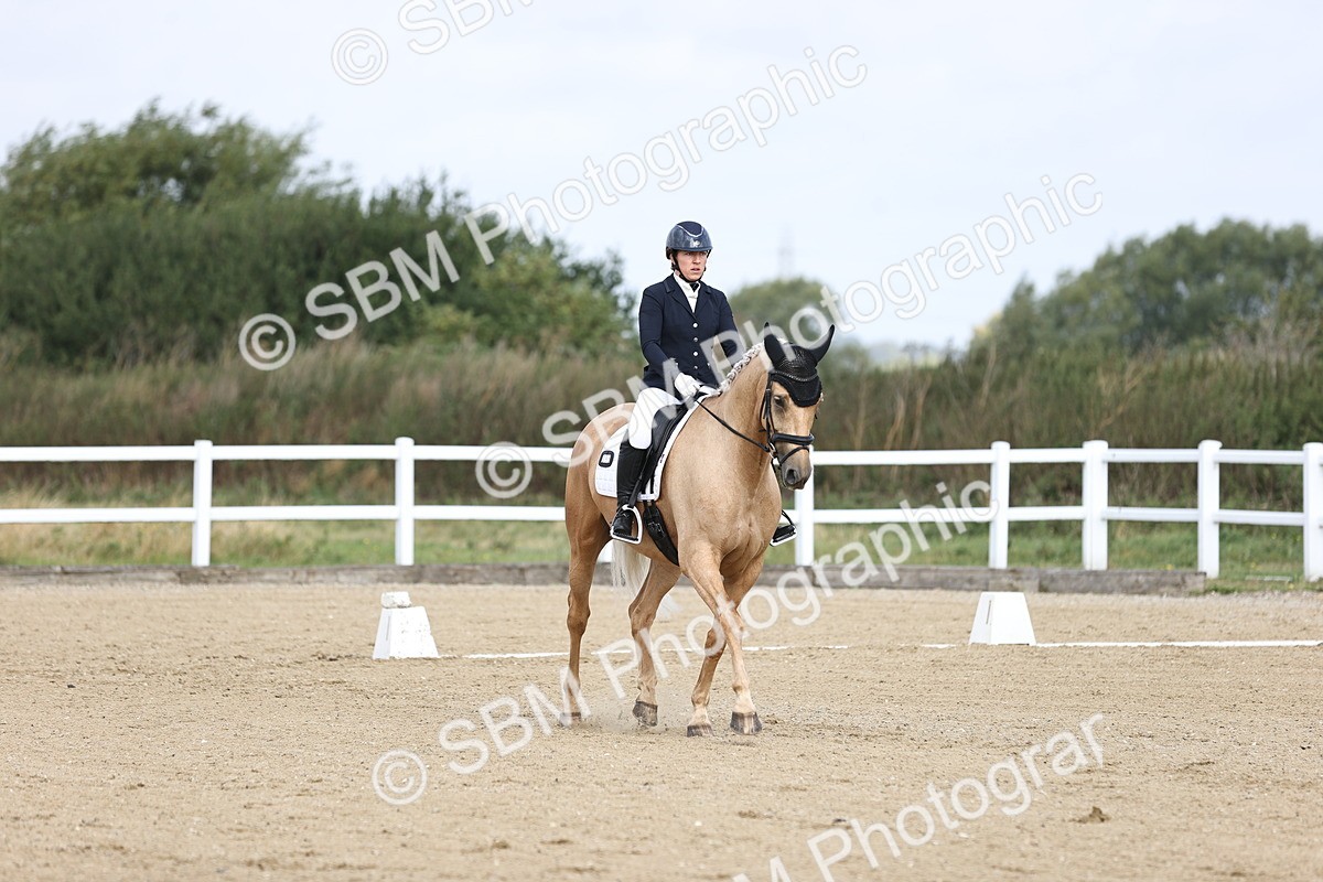 SBM_015386 - Class 14 - Novice 23 - 9.05-10.08