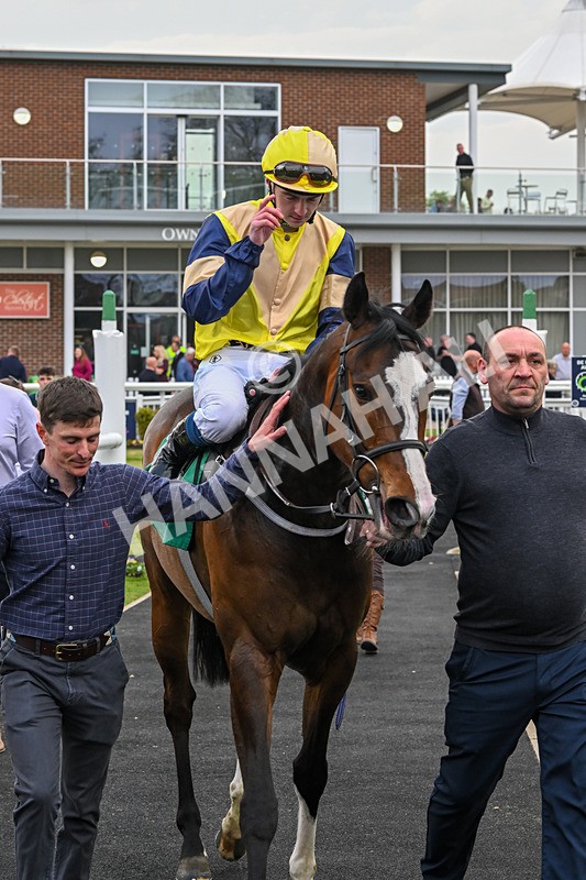 120425-Race 6-Musical Touch-1516 - Race 6