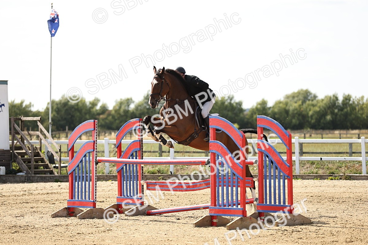 SBM_005129 - Class 6 = Senior Newcomers - 1.10m Open