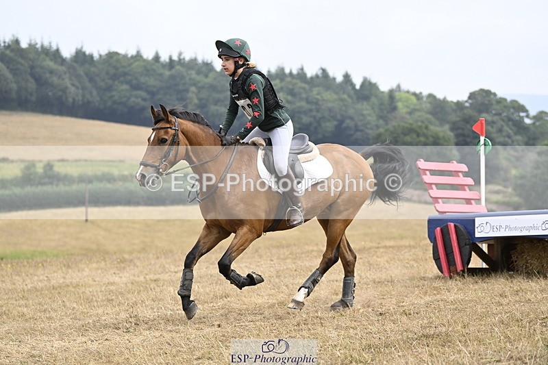 250824A-114203-35348 - 2002-Florence.Dovey-Moneyhills.Pageant