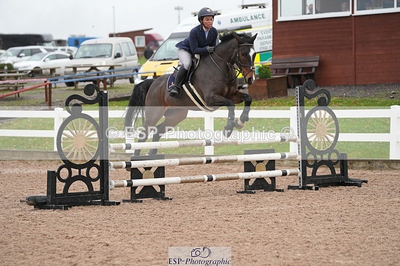 251109-085228-03095 - Cls 15 British Novice and 90cm Open