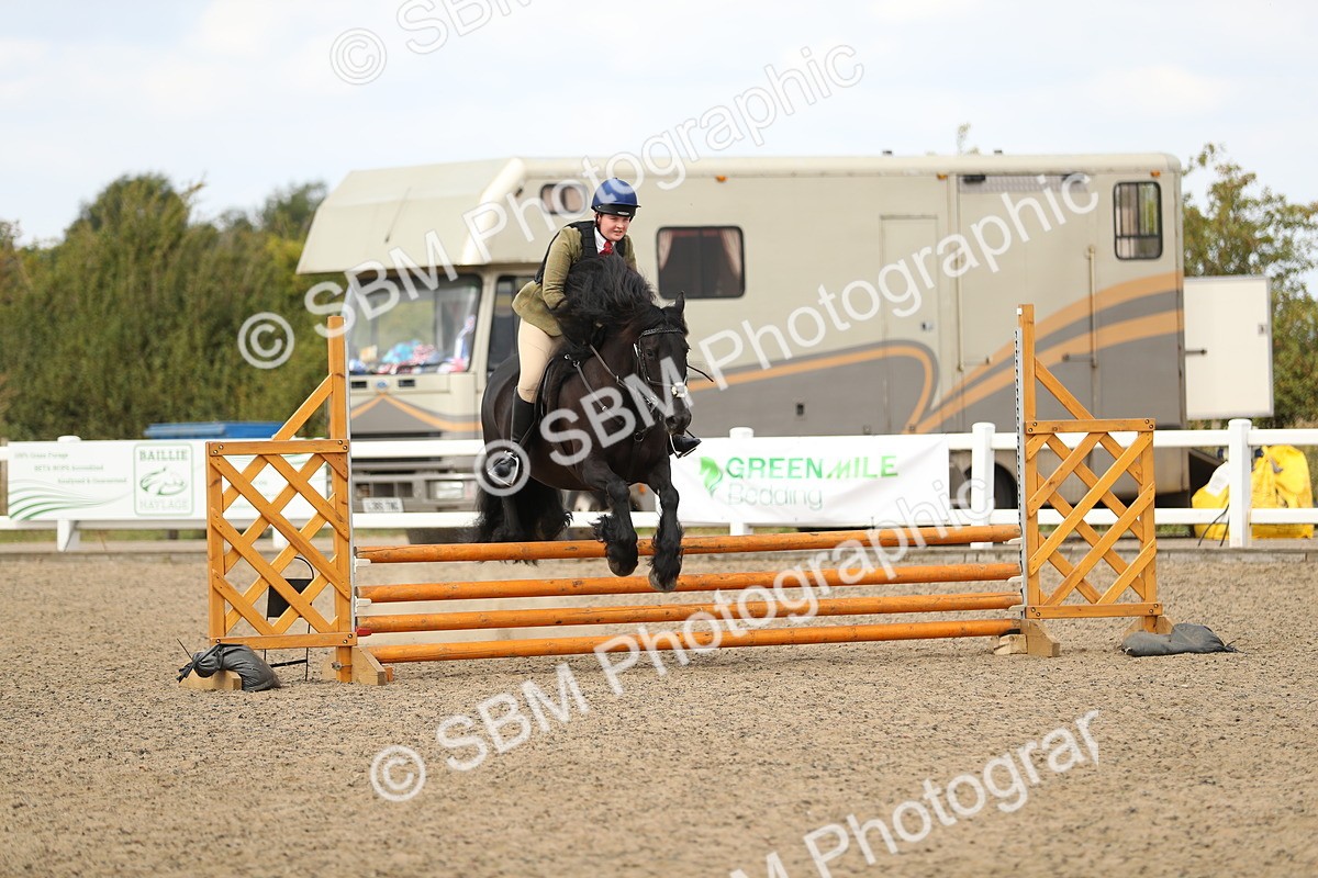 SBM_05604 - Class 48a Style & Performance 70cm (15-19)