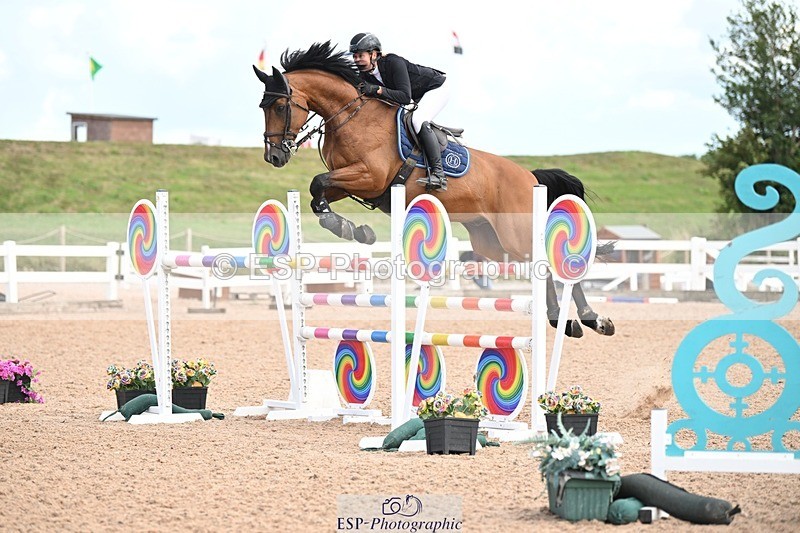 250723-160114-01299 - Cls 6 Foxhunter and 1.20m