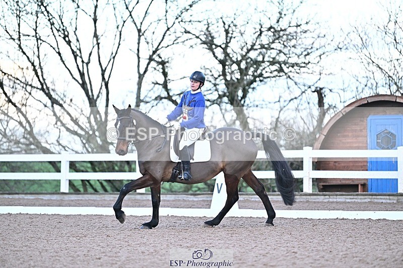 241214-085536-00837 - 143-Tila.Da.Costa-Leomiro