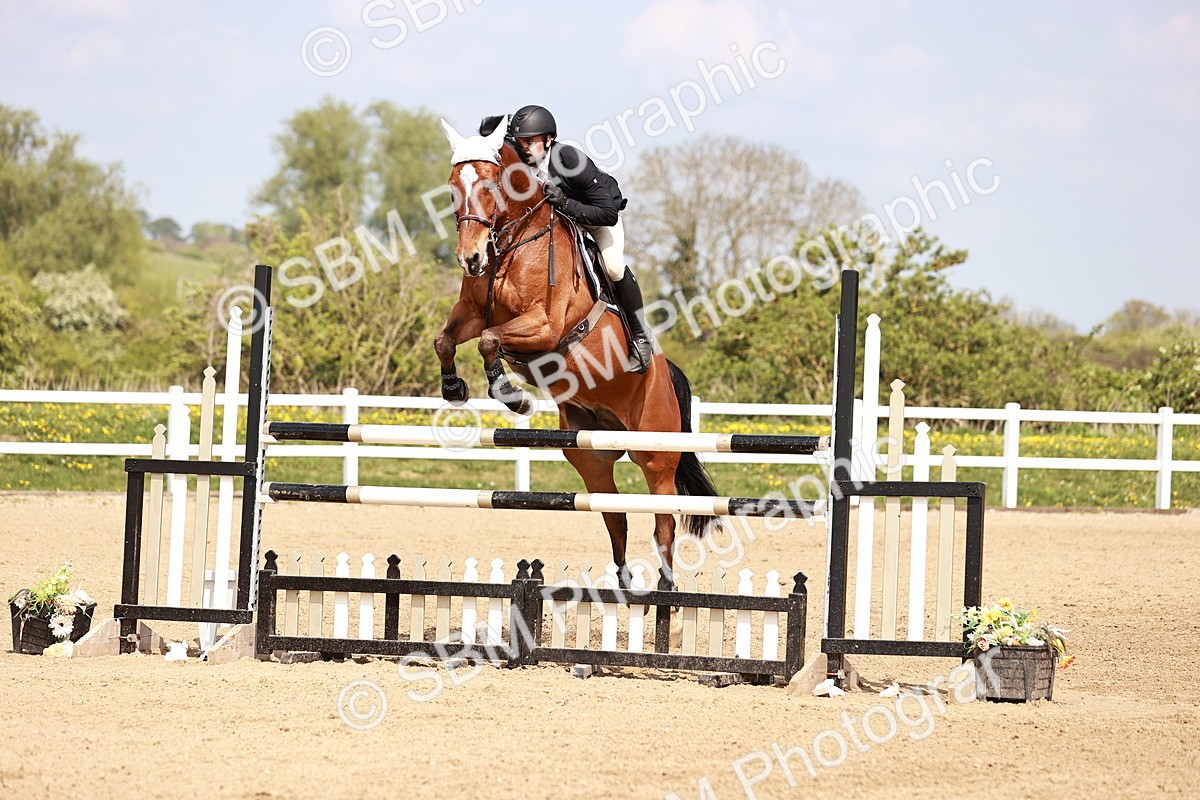  - Class 26 - Senior Foxhunter - 1.20m