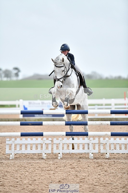 240124A-124939-00552 - Cls 3 Newcomers & 1.10m Open