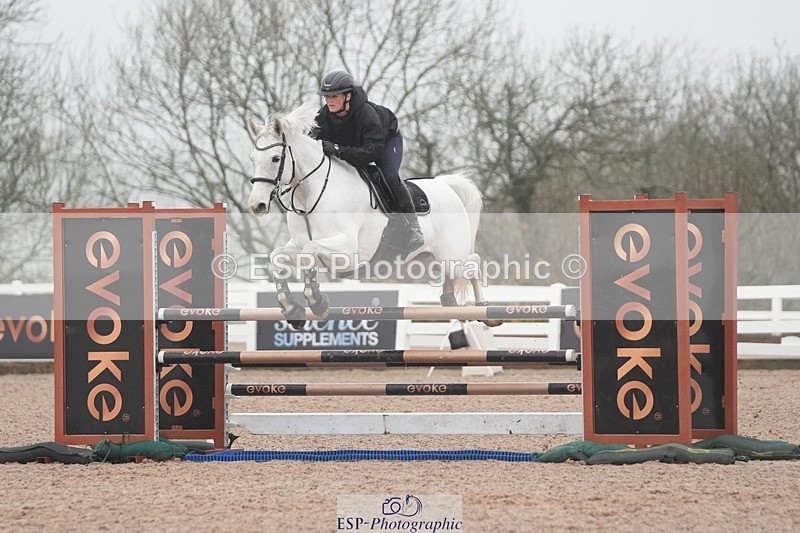 251207-122103-02047 - Cls 20 Snr Newcomers and 1.10m