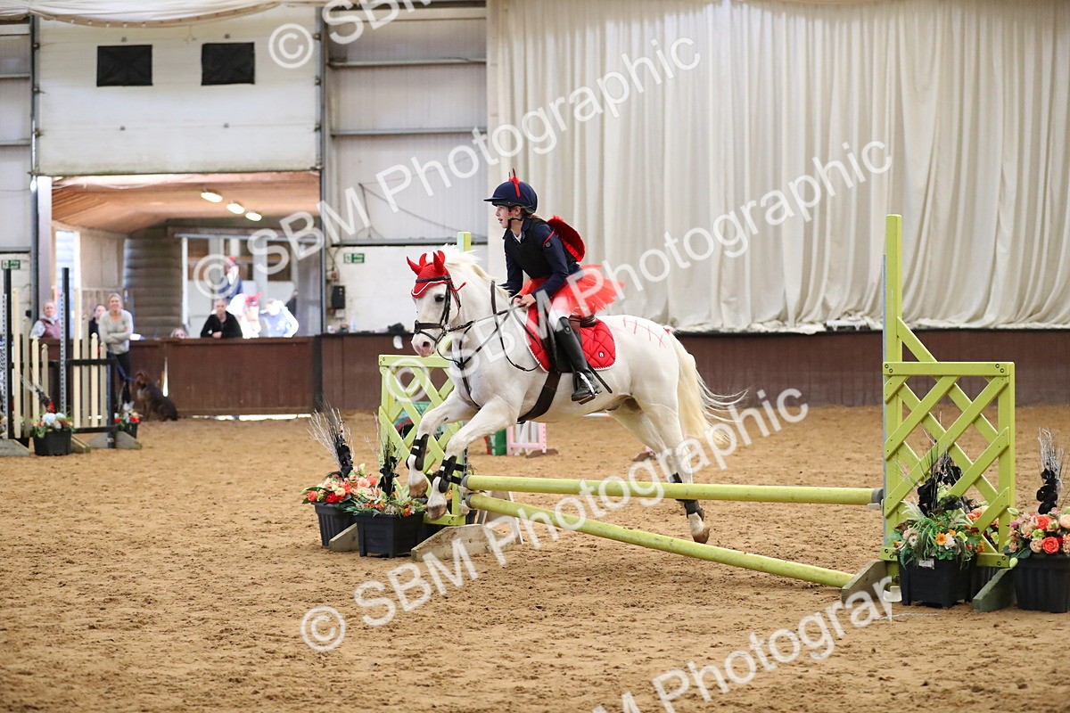 SBM_001287 - Class 3 - Horse & Hound