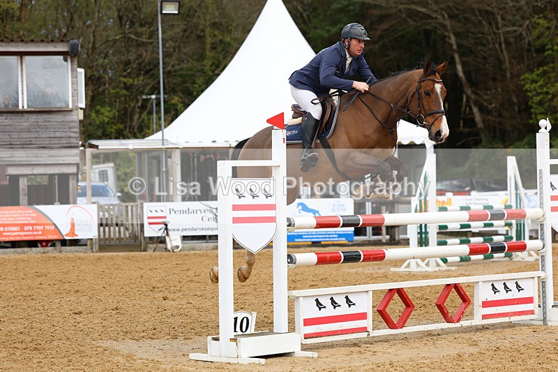 3E7A1993 - Class 7: Senior Newcomers/1.10m open