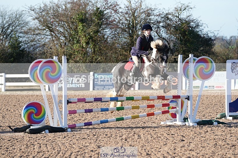 251130-105120-01002 - Cls 4 Pony Brit Nov & 80cm Open
