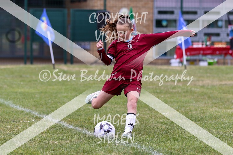 1DX31983 - Covingham Park V Tadpole Farm