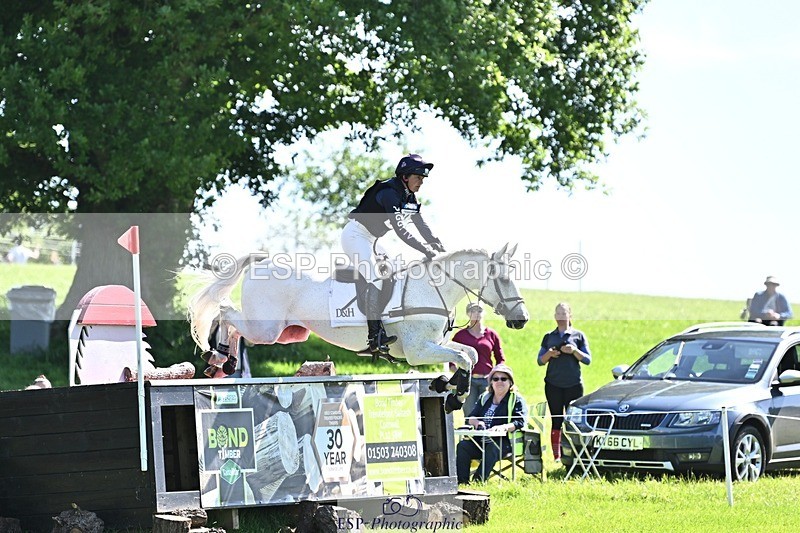 240525-100714-11815 - 317-FILIPO-Piggy_March