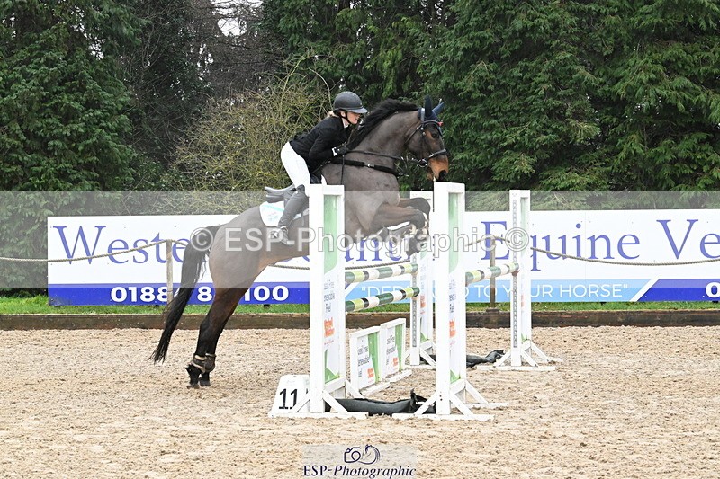 250215A-131120-00894 - Cls 4 Newcomers and 1.10m Open