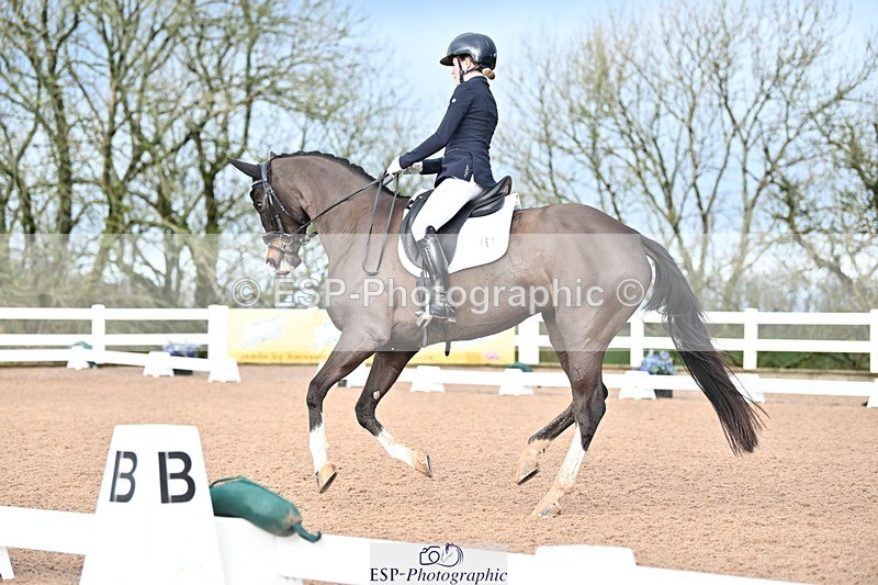 240218A-103442-05587 - 161-Katie.Warner-Active.Nuvalari