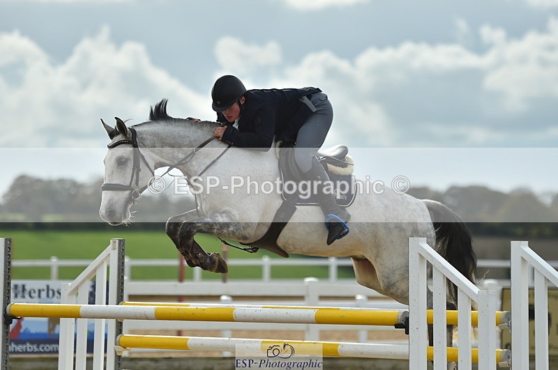 231111A-130514-02035 - Cls 12 Newcomers & 1.10m Open