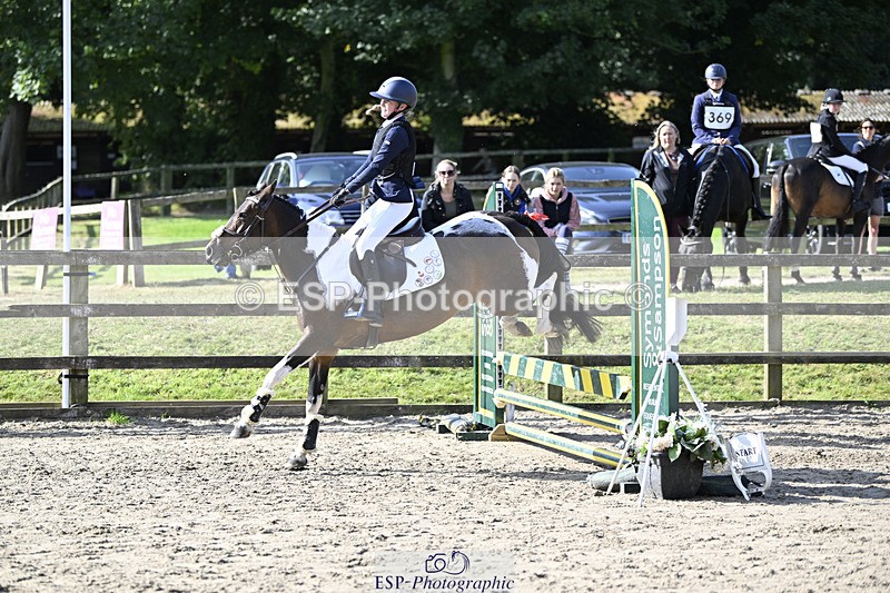 240823X-100054-15023 - 60cm R2 9.30 to 11.00