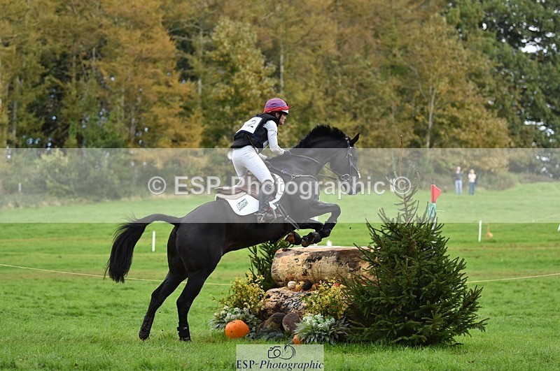 231022-140616-29174 - 342-STORM.IN.DECEMBER-Claire.Fielding-XC