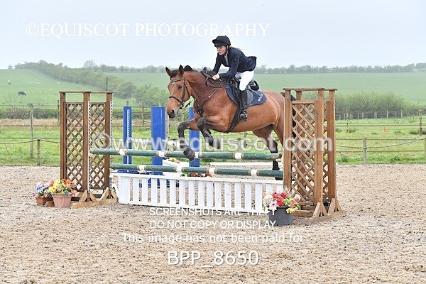 BPP_8650 - CLASS 24 SUN Senior BritiNovice/ 90cm Open