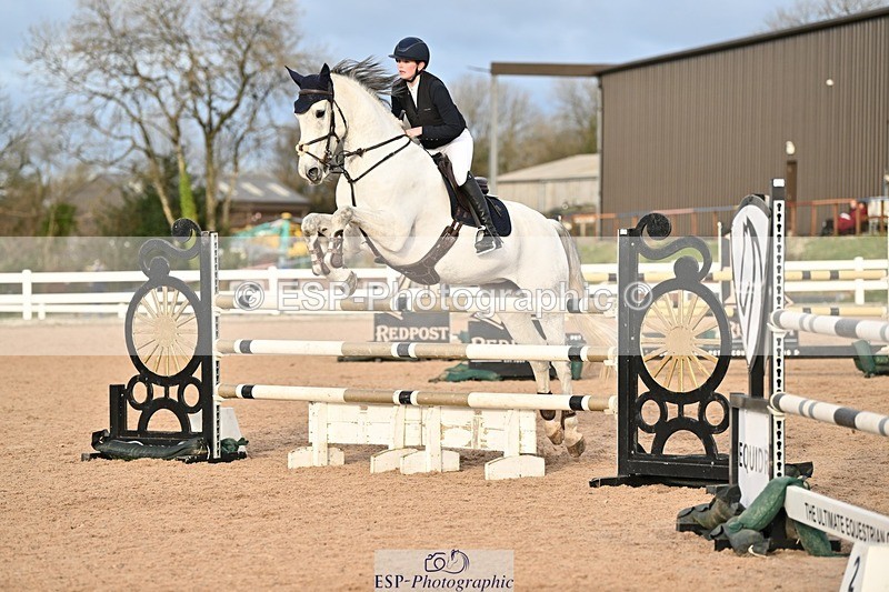 241208-135925-01854 - Cls 22 Foxhunter and 1.20m Open