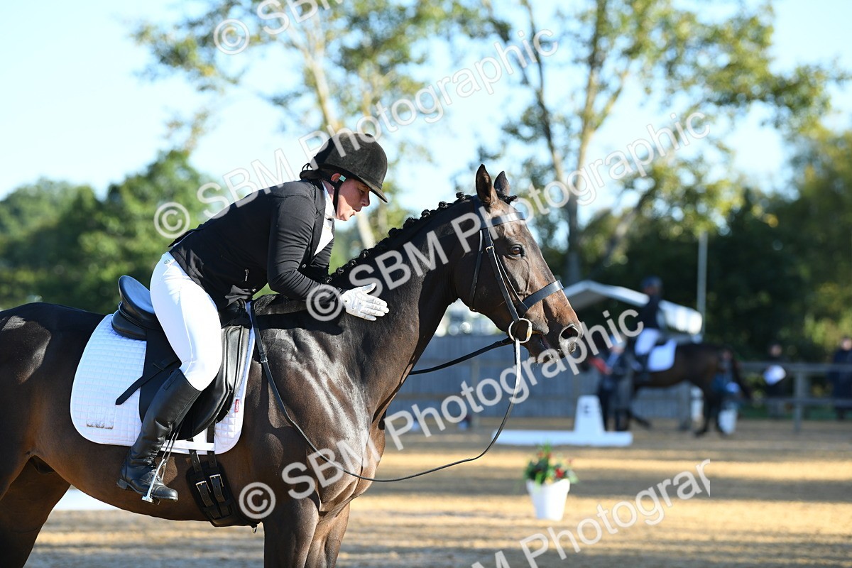 SBM_14421 - D4 - Small Tour Championship - Intro B