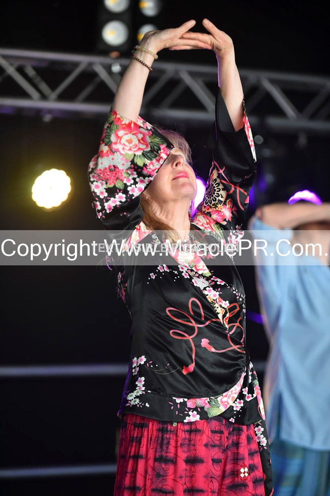 SH4_1333 - Tai Chi with Lisa Kay.