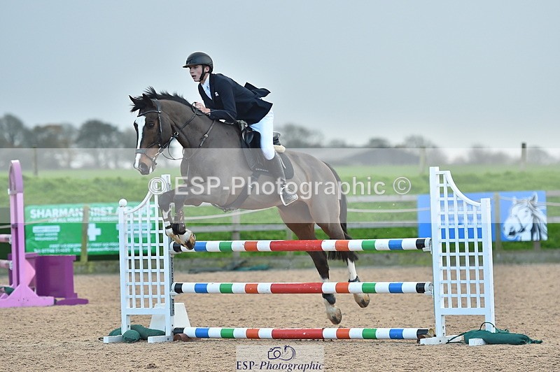 231119A-152200-06379 - Sun Cls 11-13 Children on Horses 90cm, 1m & 1.10m