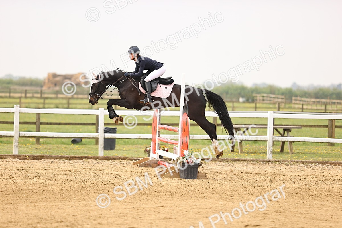  - Class 15 - Senior British novice - 90cm