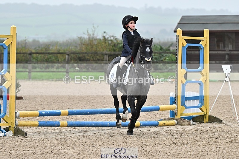 241110-094958-00089 - 40cm Showjumping