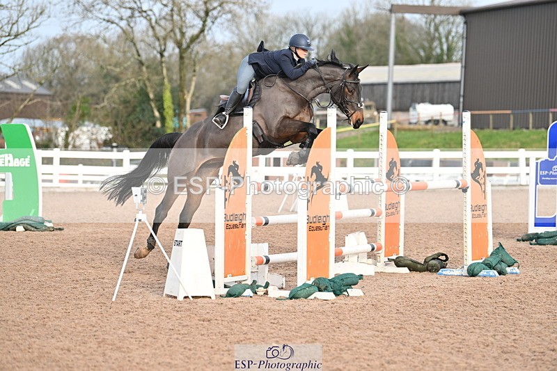 231209A-122634-01772 - Cls 12 Newcomers & 1.10m Open