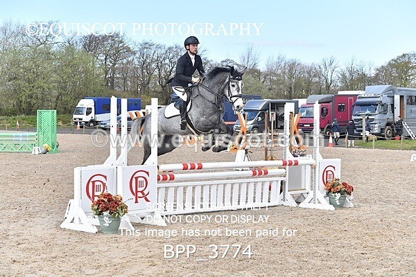 BPP_3774 - CLASS 3 FRI Senior British Novice/ 90cm Open
