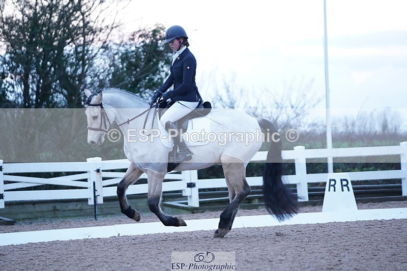 241214-091528-00025 - 145-CHLOE.DUNN-Tullys.Pinkeen.Pete