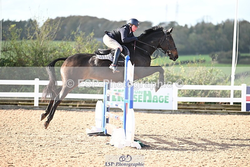 241023A-143006-01057 - Cls 4 Newcomers and 1.10m Open