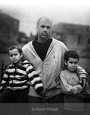 Brothers in dad's arms - Joni, Gili, Daniel - 4x5 large format portraiture