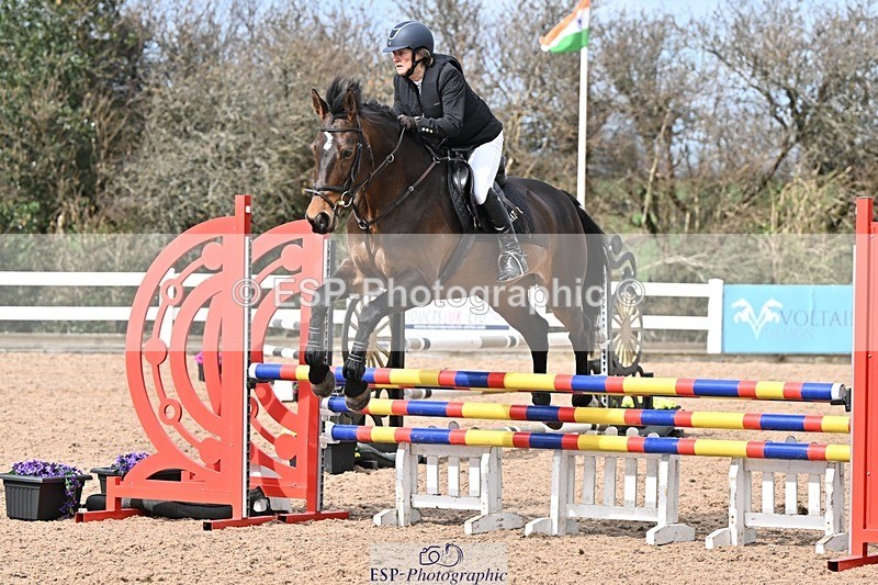 250328-110423-01370 - Cls 8 British Novice and 90cm