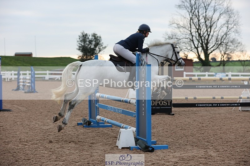 241101A-081150-00100 - FRI Cls 2 British Novice and 90cm Open