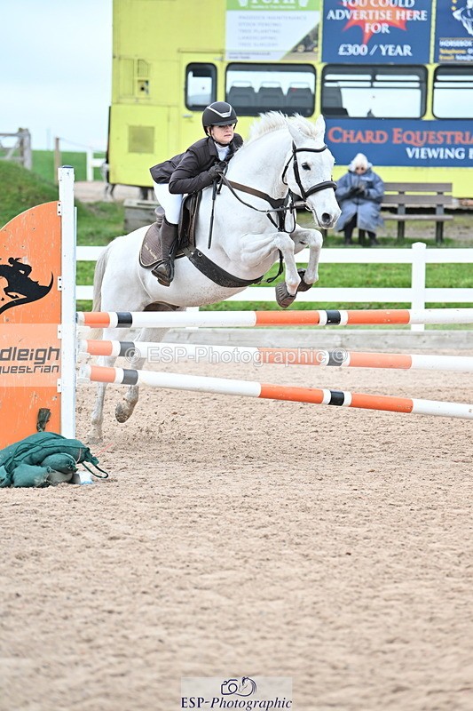 231119A-115218-05524 - Sun Cls 5 Newcomers & 1m Open