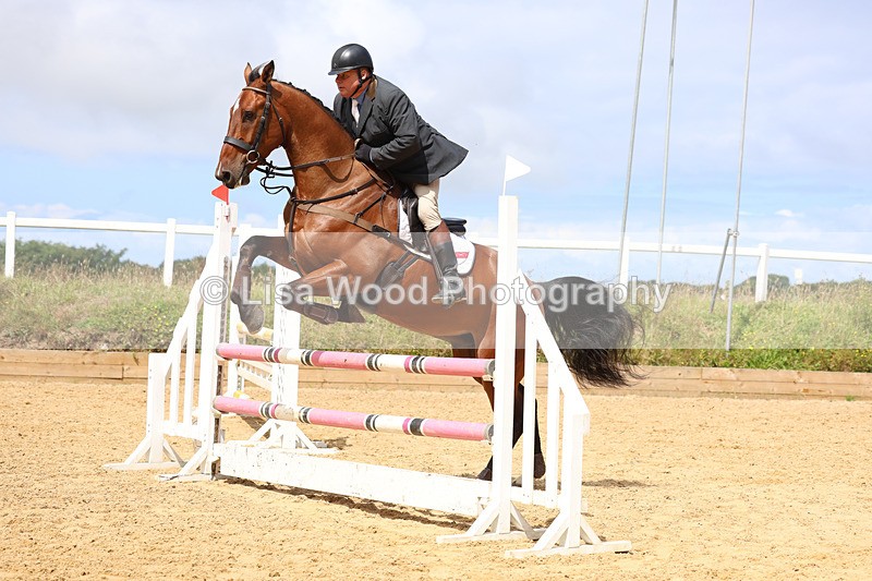 3E7A9878 - Class 9: Senior British Novice/90cm open