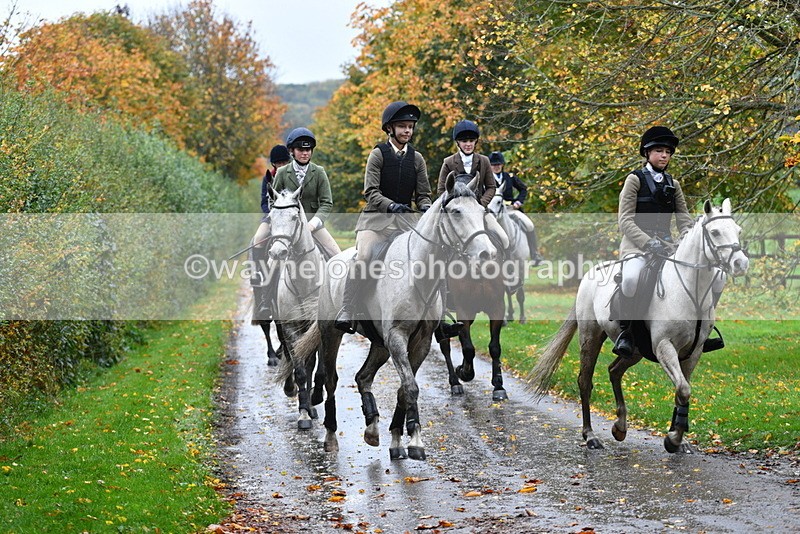 WJ5_6371 - B&B walk back for Hunt Tea !