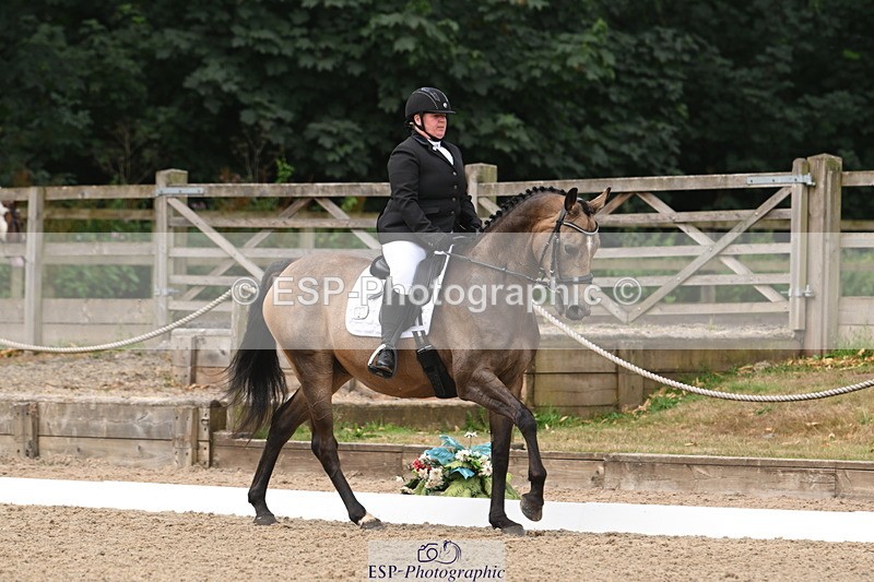 250719A-104251-03979 - 127-Jocelyn.Gilmore-Spring.Lily