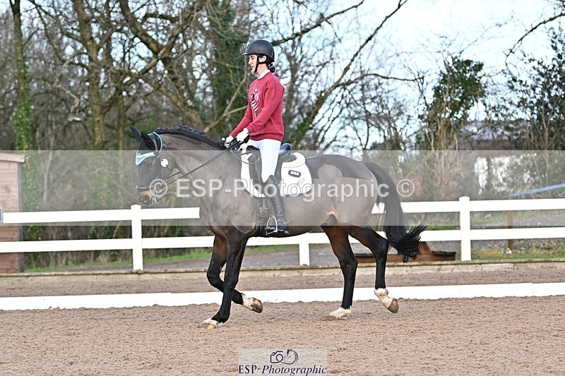 241214-122111-01574 - 132-Alys.Matravers-VORVASHILL.VERTIGO