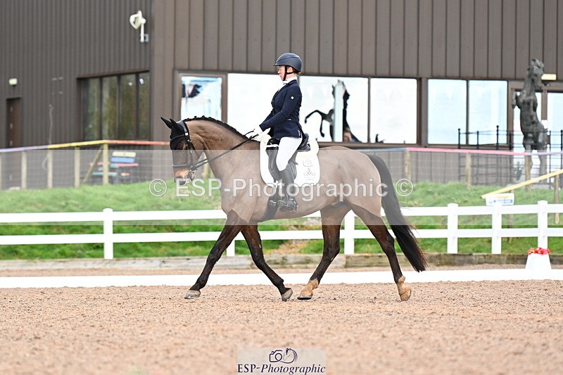 240218A-121705-07243 - 161-Katie.Warner-Active.Nuvalari