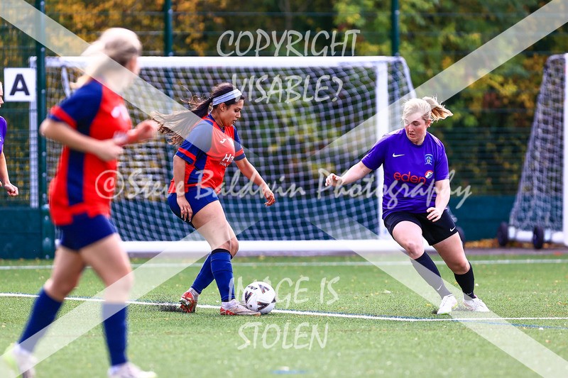 1DX30778 - 2025-10-05 FC Abbey Meads Ladies V Purton  Kingsdown FC Ladies