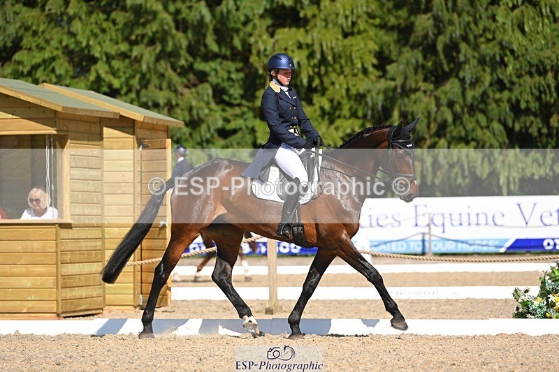 230526-161117-07292 - 254-PURE_TRENDSETTER-Ellie_Fredericks-WEDTrotUp+DR