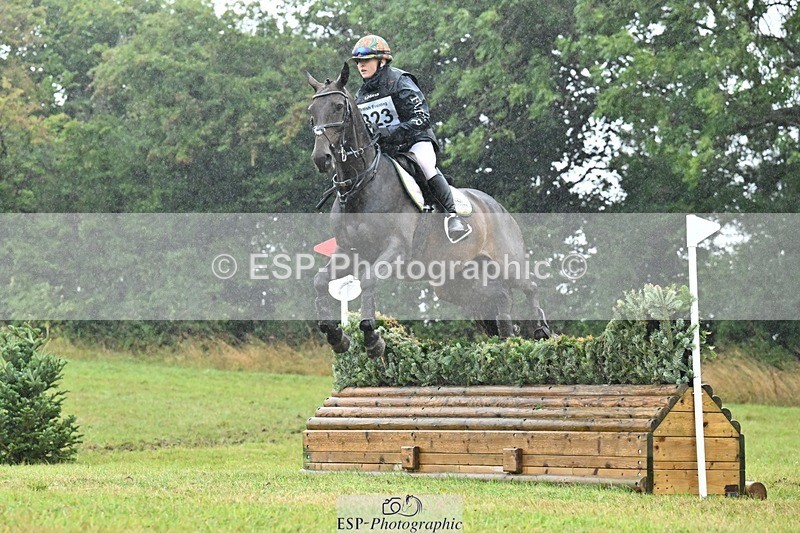 250830-152329-04832 - G-323-Fleur.Jackson