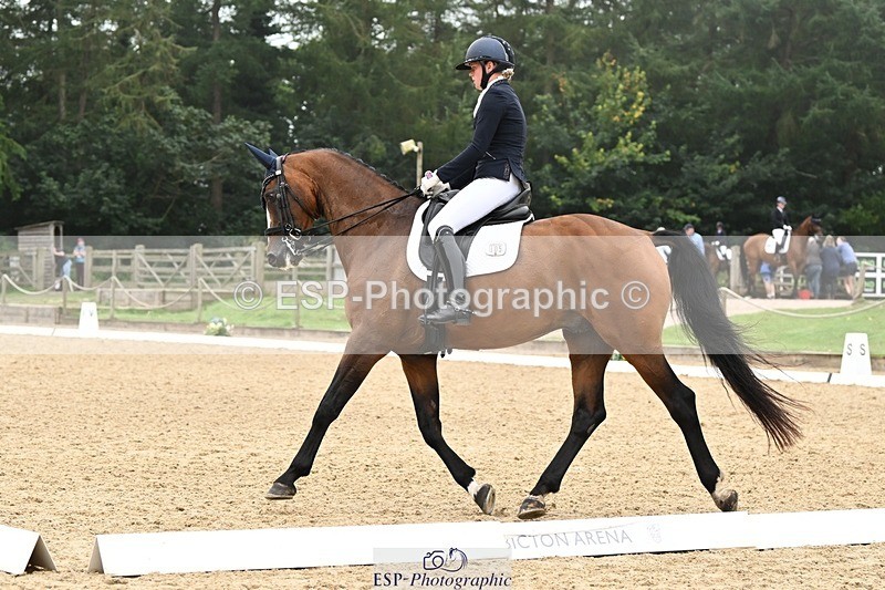 240811-114925-05616 - 305-Emily.Coller-Iondale