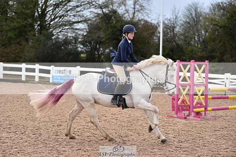 231203A-114036-00930 - Cls 4 Newcomers & 1m Open